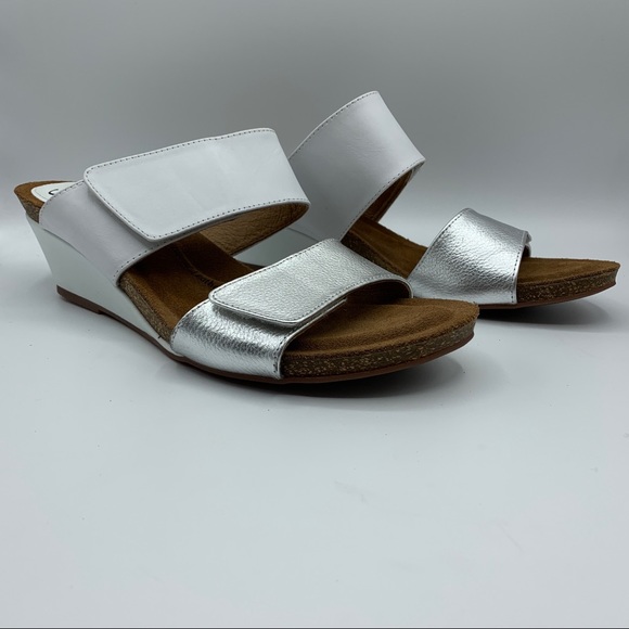 Sofft Vangie Wedge Sandals Silver & White Size 10